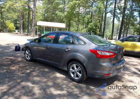 2013 Ford Focus Se z USA, uszkodzony, nr VIN 1FADP3F2XDL344727